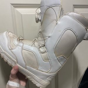 Womans size 7.5 snowboarding boots